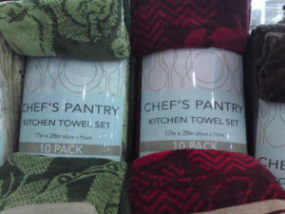 Chef's Pantry 10-Pack Kitchen Towel Set at Costco | Frugal Hotspot
