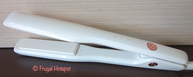 T3 Singlepass Ceramic Straightening Iron Display