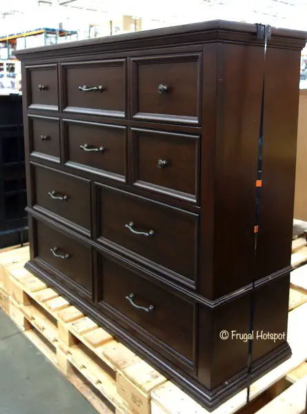 Universal Broadmoore Fergus Gentlemen's Chest Costco Display Universal Broadmoore Fergus Gentlemen's Chest Costco Display