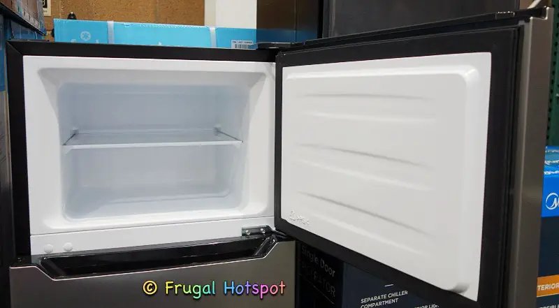 Fridgemaster 4.4 Cu. Ft. Compact Refrigerator | Top freezer | Costco Display