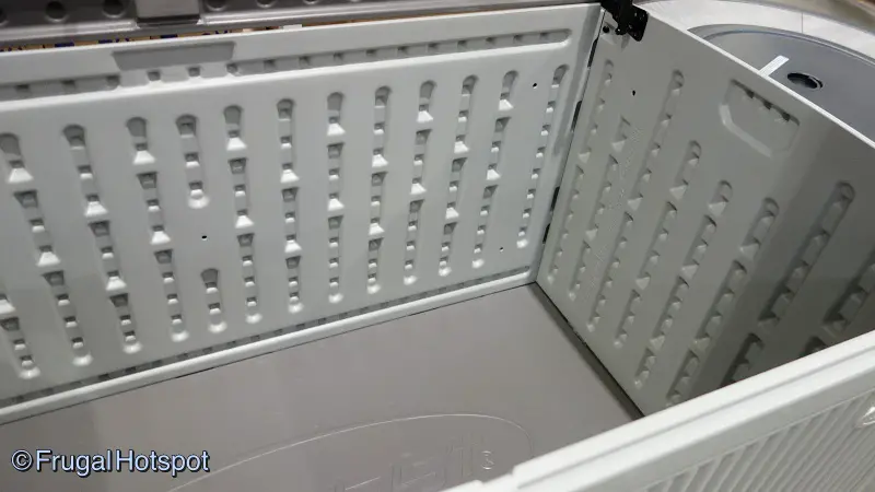 Suncast 160-Gallon Deck Box | interior | Costco Display